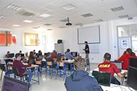 La alcaldesa de Osuna critica demoras en materiales de un IES y la Junta alega la entrega y señala una "anomalía"