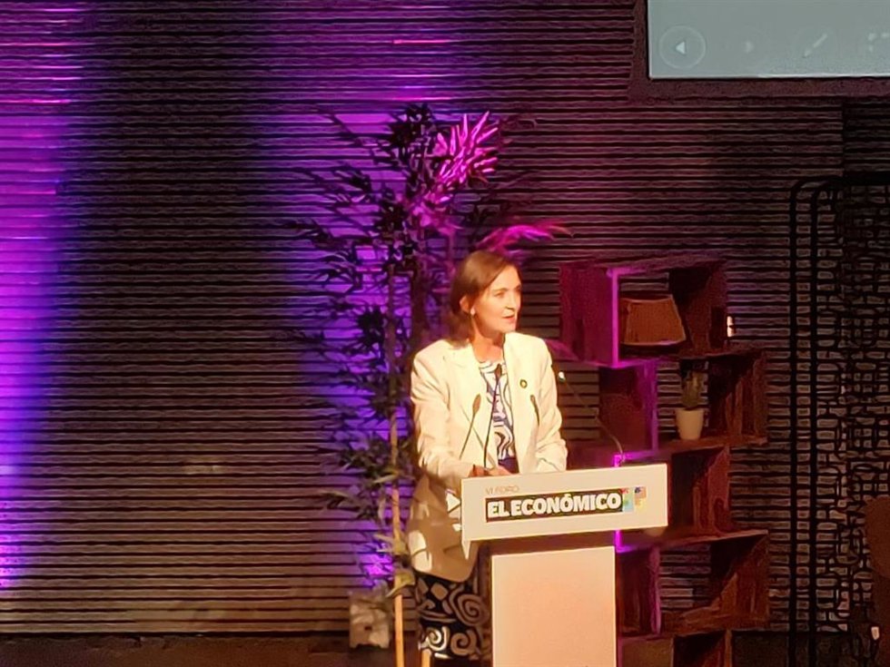 La ministra de Industria, Comercio y Turismo, Reyes Maroto, en el VI Foro del Económico.
