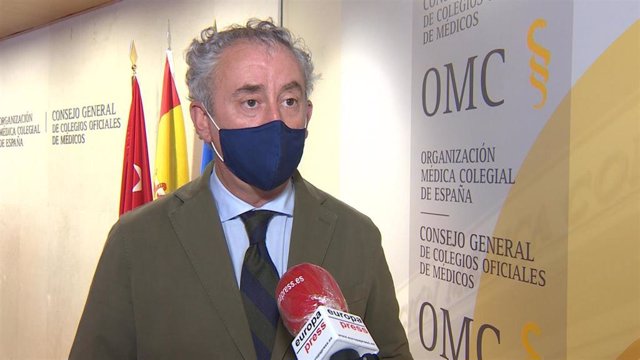 Archivo - Presidente del Consejo General de Colegios Oficiales de Médicos, Tomás Cobo