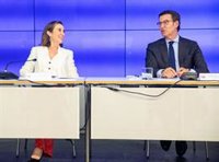 Feijóo convoca este viernes a sus parlamentarios en el Senado después de tomar posesión de su escaño en la Cámara