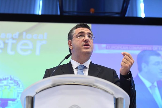 Archivo - El presidente del Comité Europeo de las Regiones, Apostolos Tzitzikostas, interviene en la 146 sesión plenaria del Comité Europeo de las Regiones, a 12 de octubre en Bruselas (Bélgica).