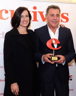 Archivo - La alcaldesa de Santander, Gema Igual, y el diseñador Ángel Schlesser