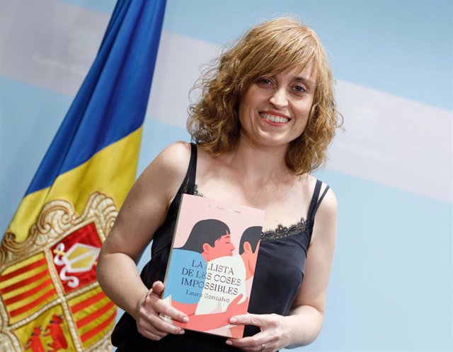Laura Gonzalvo recibe el XI Premio Carlemany por su obra 'La llista de coses impossibles'
