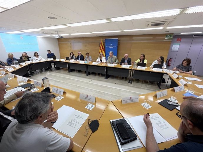Reunión de la comisión técnica sobre el barraquismo en el cauce del río Bess (Barcelona)