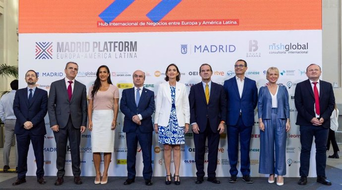 Archivo - José Manuel Franco, Begoña Villacís y Reyes Maroto durante la apertura de Madrid Platform 2022