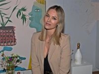 Helen Lindes, devastada, pierde a su madre días después del fallecimiento de su suegro