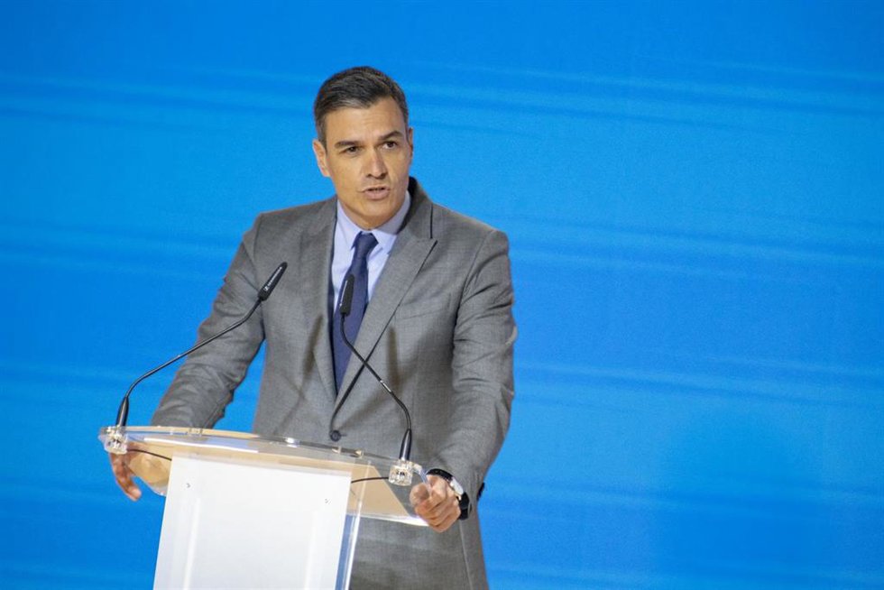 El presidente del Gobierno, Pedro Sánchez, interviene en la presentación del Proyecto Estratégico para la Recuperación y Transformación Económica (PERTE) del sector agroalimentario, en la segunda jornada de la XI Feria del vino 'FENAVIN'; en el Pabellón