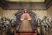 La Virgen del Rocío (Huelva) ya viste de Pastora en para su traslado este domingo