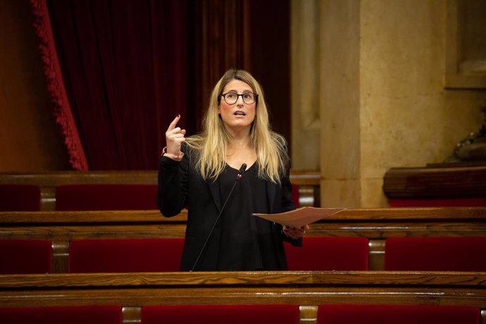 Archivo - La vicepresidenta de JxCat, Elsa Artadi, interviene durante la Diputación Permanente del Parlament, en Barcelona, Catalunya (España), a 24 de febrero de 2021.