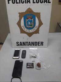 Detenidos un joven y a una menor con hachís tras fugarse en coche en un control policial