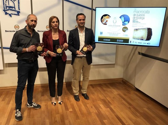 De izquierda a derecha: Jesús Sanz, Inmaculada Toledano y César López.