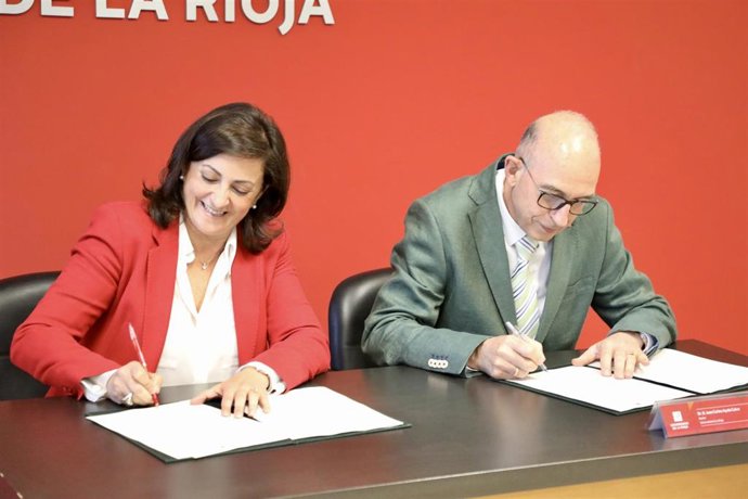 Firma del convenio para la financiación de la UR