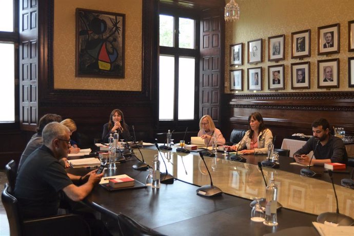 Reunión de la Mesa del Parlament con la presidenta Laura Borrs, las vicepresidentas Assumpta Escarp y Alba Vergés y los diputados Ferran Pedret, Carles Riera, Aurora Madaula y Rubén Wagensberg, a 24 de mayo de 2022.