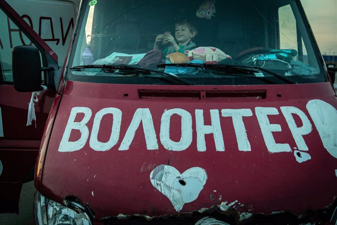 Un comboi de civils evacuats de Mariúpol arriba a Zaporíjia