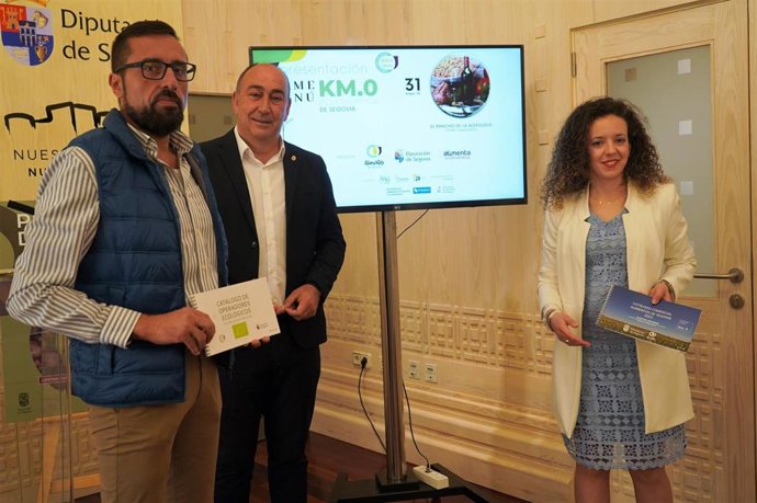 L presidente de la institución provincial, Miguel Ángel de Vicente, y la diputada de Empleo, Promoción Provincial y Sostenibilidad, Noemí Otero.