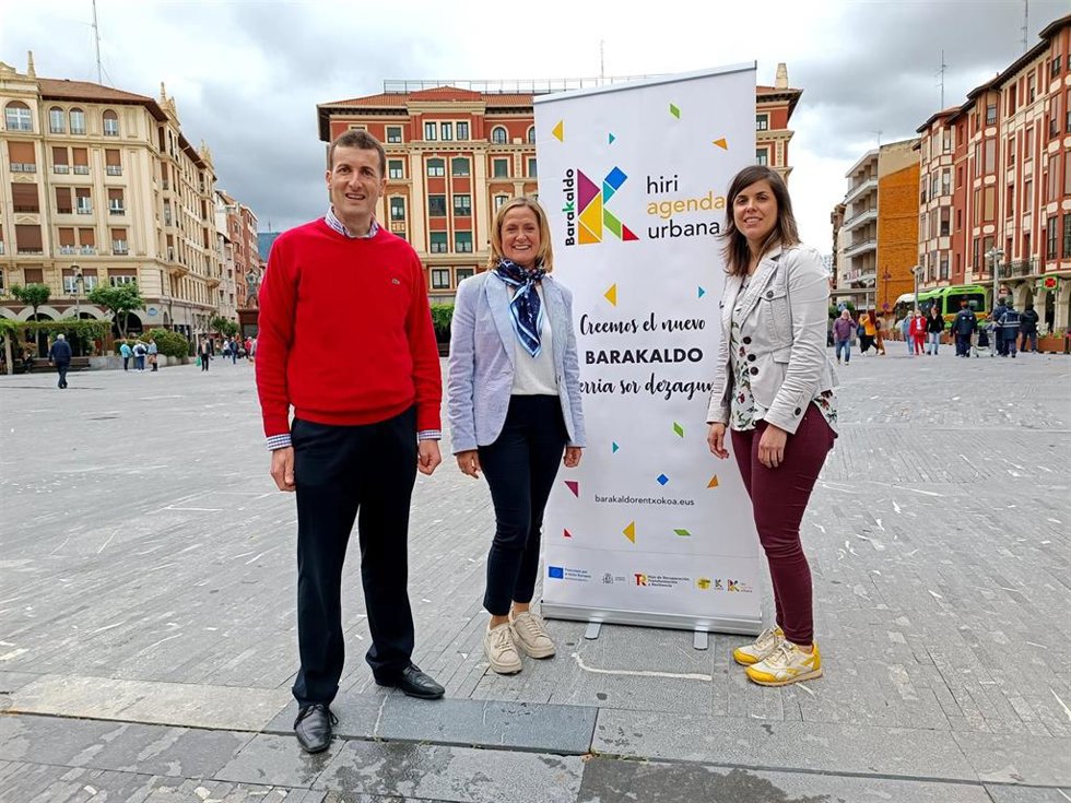 Amaia del Campo, Gorka Zubiaurre y Alba Delagado.
