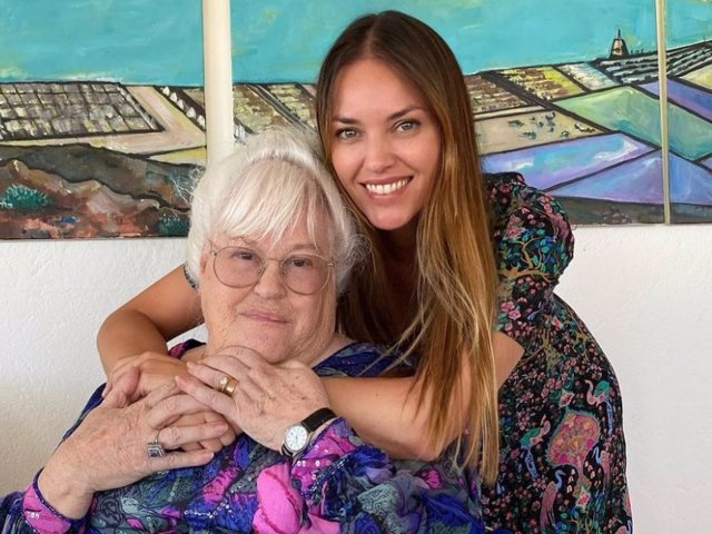 Helen Lindes y su madre, Norma Lindes, fallecida en Lanzarote el pasado 22 de mayo