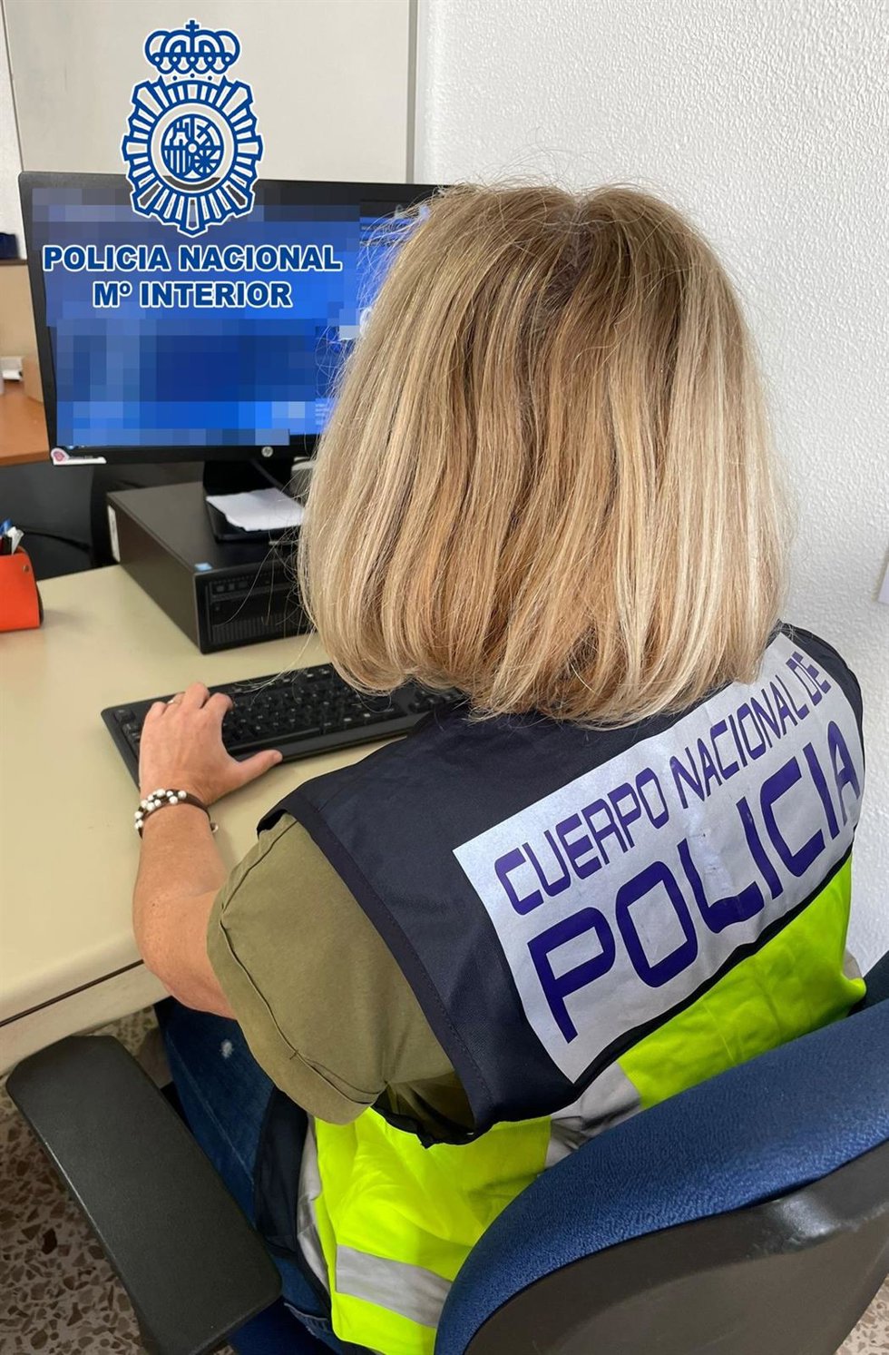 Archivo - Agente de la Policía Nacional