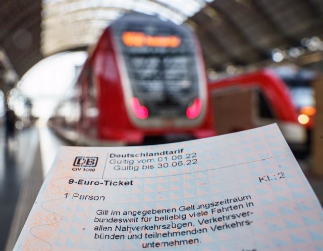 Ticket de nueve euros comprado a 23 de mayo de 2022, en Frankfurt (Alemania).