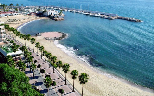 Vista de una playa de la ciudad de Marbella (Málaga)