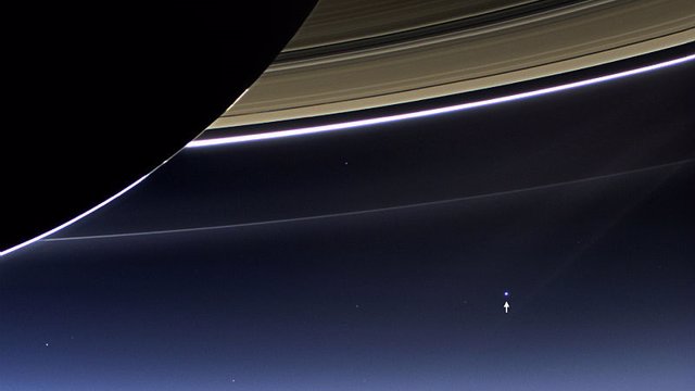 Sistema Tierra-Luna visto desde Saturno