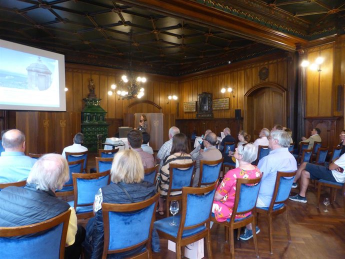 Alicante reactiva la promoción turística exterior tras la pandemia con una presentación de destino en Zúrich