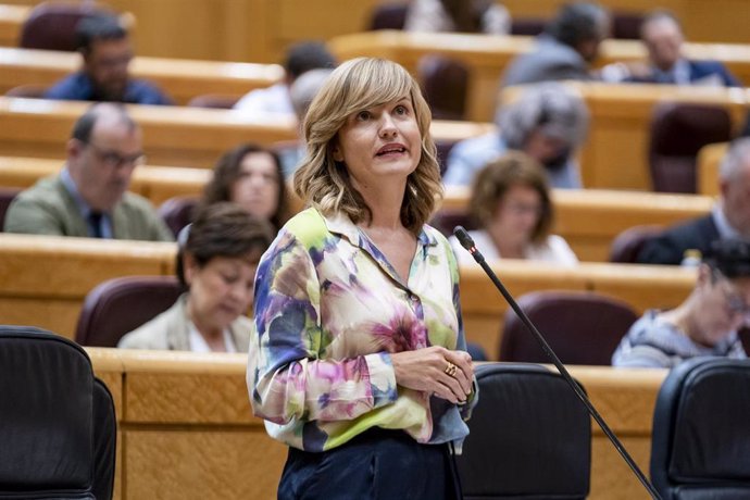 La ministra de Educación y Formación Profesional, Pilar Alegría, interviene en una sesión de control al Gobierno, en el Senado, a 10 de mayo de 2022, en Madrid (España). El Gobierno ha acordado la destitución de la directora del Centro Nacional de Intel