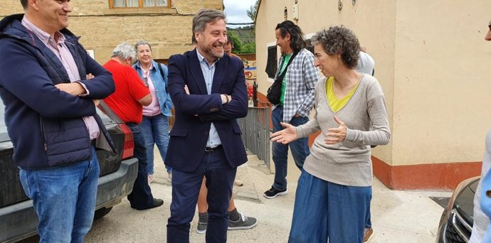 Las antiguas escuelas de Biscarrués se han convertido en espacio de coworking, aula de formación y zona de archivos