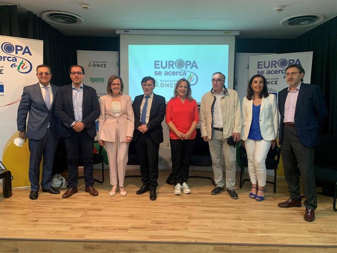 Asistentes al seminario 'Europa se acerca a ti'