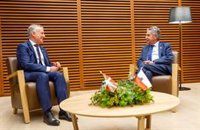 Revilla pide al Gobierno una posición clara para que Cantabria "no se quede desconectada" del arco atlántico ferroviario