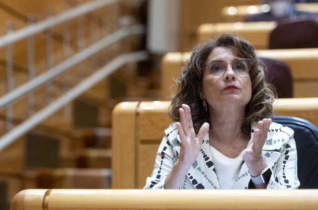 La ministra de Hacienda y Función Pública, María Jesús Montero, interviene en una sesión de control al Gobierno en el Senado, a 24 de mayo de 2022, Madrid (España). 