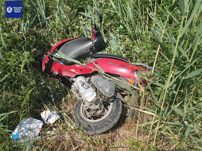 Imagen del ciclomotor abandonado