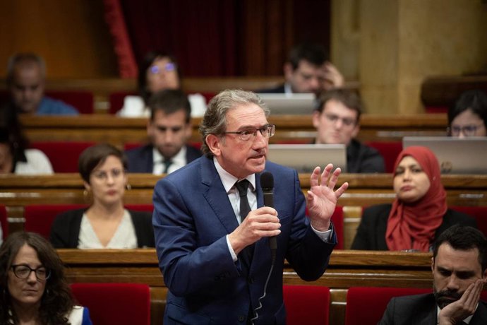 El conseller de Economía y Hacienda, Jaume Giró, durante la sesión de control al Govern en el Parlament, a 25 de mayo de 2022.