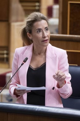 Raquel Sánchez anuncia que abordará la unión del TAV con la La Ministra de Transportes, Movilidad y Urbanismo, Raquel Sánchez, se dirige a una sesión plenaria en el Congreso de los Diputados en Madrid, España, el 25 de mayo de 2022. Durante el pleno, el consejo deberá responder a las preguntas de la comisión