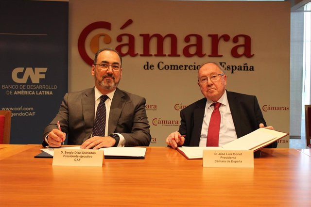 Archivo - El presidente de la Cámara de España, José Luis Bonet, y el presidente ejecutivo del banco de desarrollo de América Latina CAF, Sergio Díaz-Granados