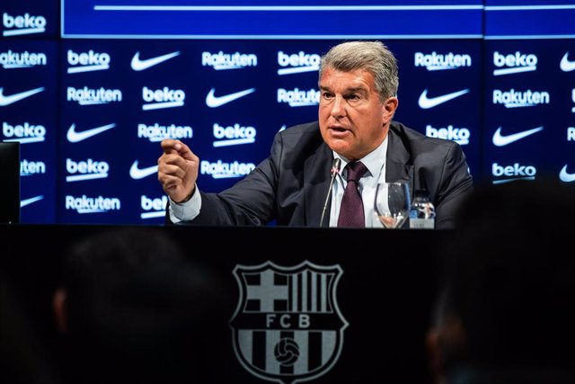 Archivo - Joan Laporta, President of FC Barcelona, attends during a press conference to valuaring and announcement of measures for tickets sales at Camp Nou stadium on April 19, 2022, in Barcelona, Spain.