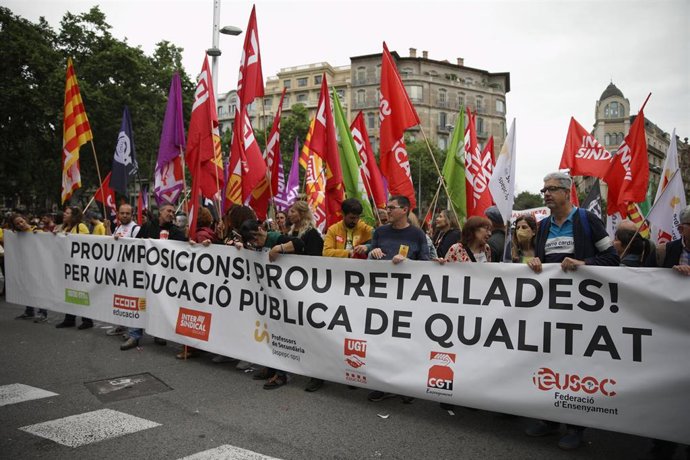 Manifestación de sindicatos educativos en la jornada de huelga