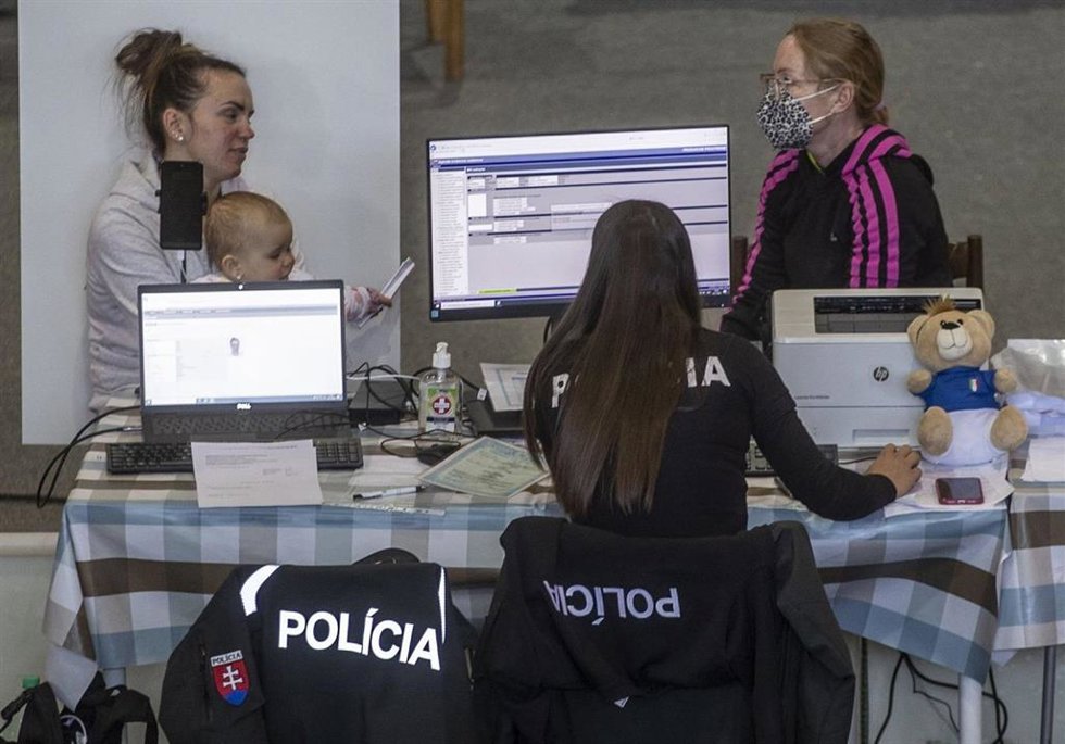 Archivo - Registro de refugiados ucranianos en Eslovaquia