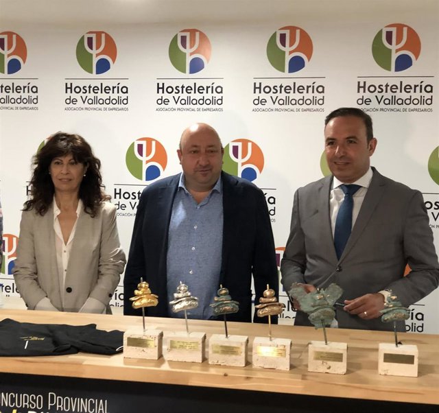 En el centro, Jaime Fernández, flanqueado por Ana Redondo y Víctor Alonso.