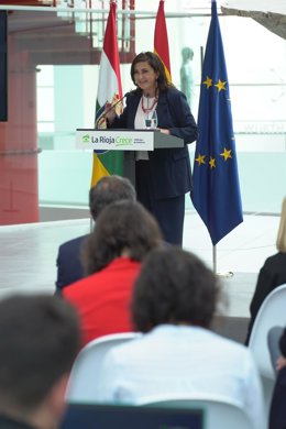 La presidenta del Gobierno de La Rioja, Concha Andreu, interviene en una rueda de prensa, en el Museo Würth, a 25 de mayo de 2022, en Agoncillo, La Rioja, (España). Durante su comparecencia, Andreu ha hecho balance tras 1.000 días de Gobierno.