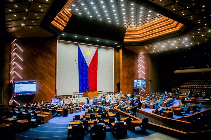 Sesión del Congreso filipino durante el escrutinio de votos.