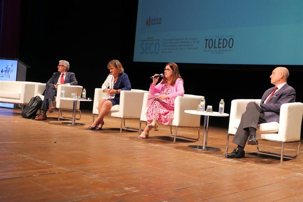 Regina Leal ha participado junto al presidente de la Sociedad Española de Cirugía de la Obesidad.