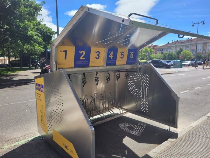 Uno de los aparcamientos seguros para bicicletas en la ciudad de León.