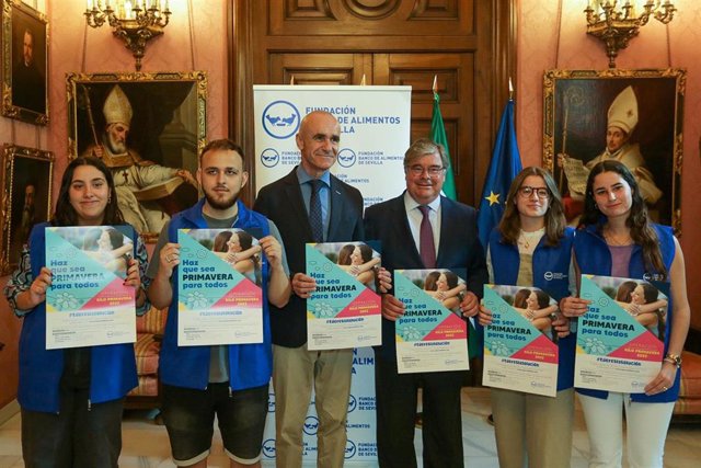 Presentación de la Operación Kilo Primavera en el Ayuntamiento con la presencia del alcalde de la ciudad, Antonio Muñoz.