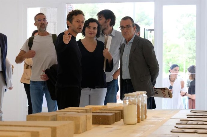 El vicepresidente y conseller de Transición Energética, Sectores Productivos y Memoria Democrática, Juan Pedro Yllanes, en el Aba Art Lab.