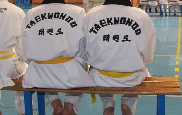 Archivo - Niños practicnado taekondo 