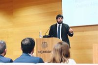 López Miras dice "sí" a una Ley de Cadena Alimentaria, "pero no a la actual, porque sume en la incertidumbre al sector"