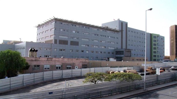 Archivo - Fachada del Hospital de Nuestra Señora de la Candelaria (Santa Cruz de Tenerife) 