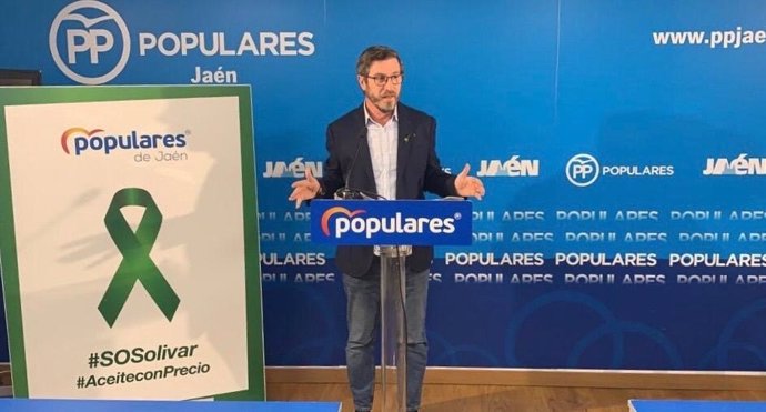 Archivo - El portavoz del grupo del PP en la Diputación de Jaén, Miguel Contreras, en una foto de archivo.