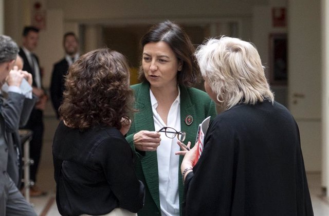 La portaveu del Grup Parlamentari Socialista en el Senat, Eva María Granados (c), a la seua eixida d'una sessió de control al Govern en el Senat, a 24 de maig de 2022, Madrid (Espanya).
